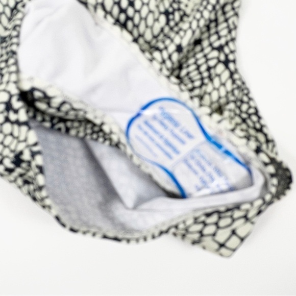 true colours by la moda snake print swimsuit one piece size medium NWOT - Picture 7 of 9